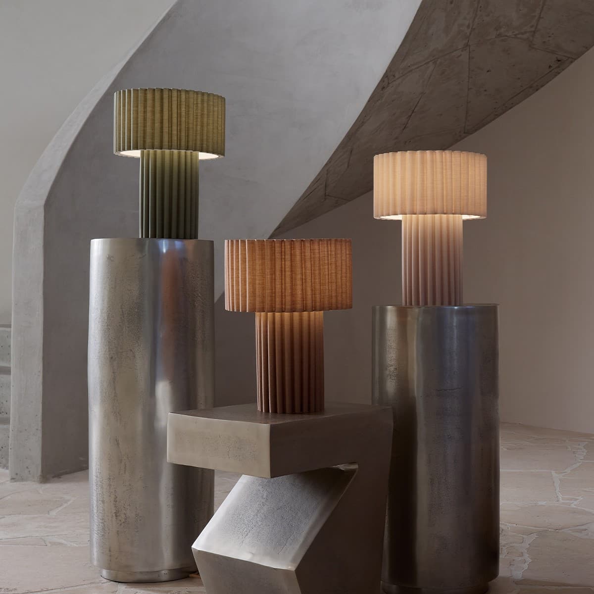 Nora Scalloped Table Lamp in Chocolate-img-5