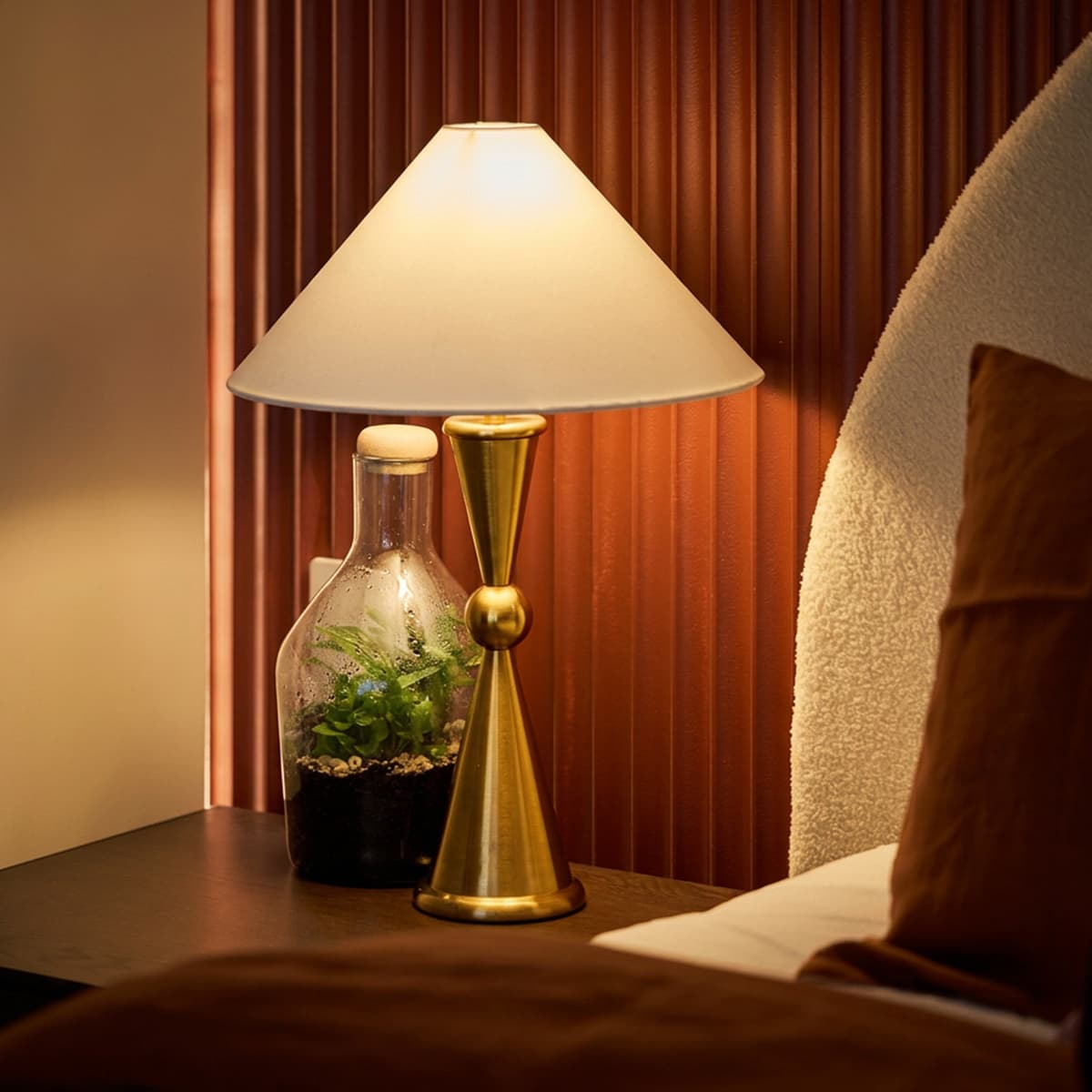 Octavia 1 Light Table Lamp in Aged Brass-img-2