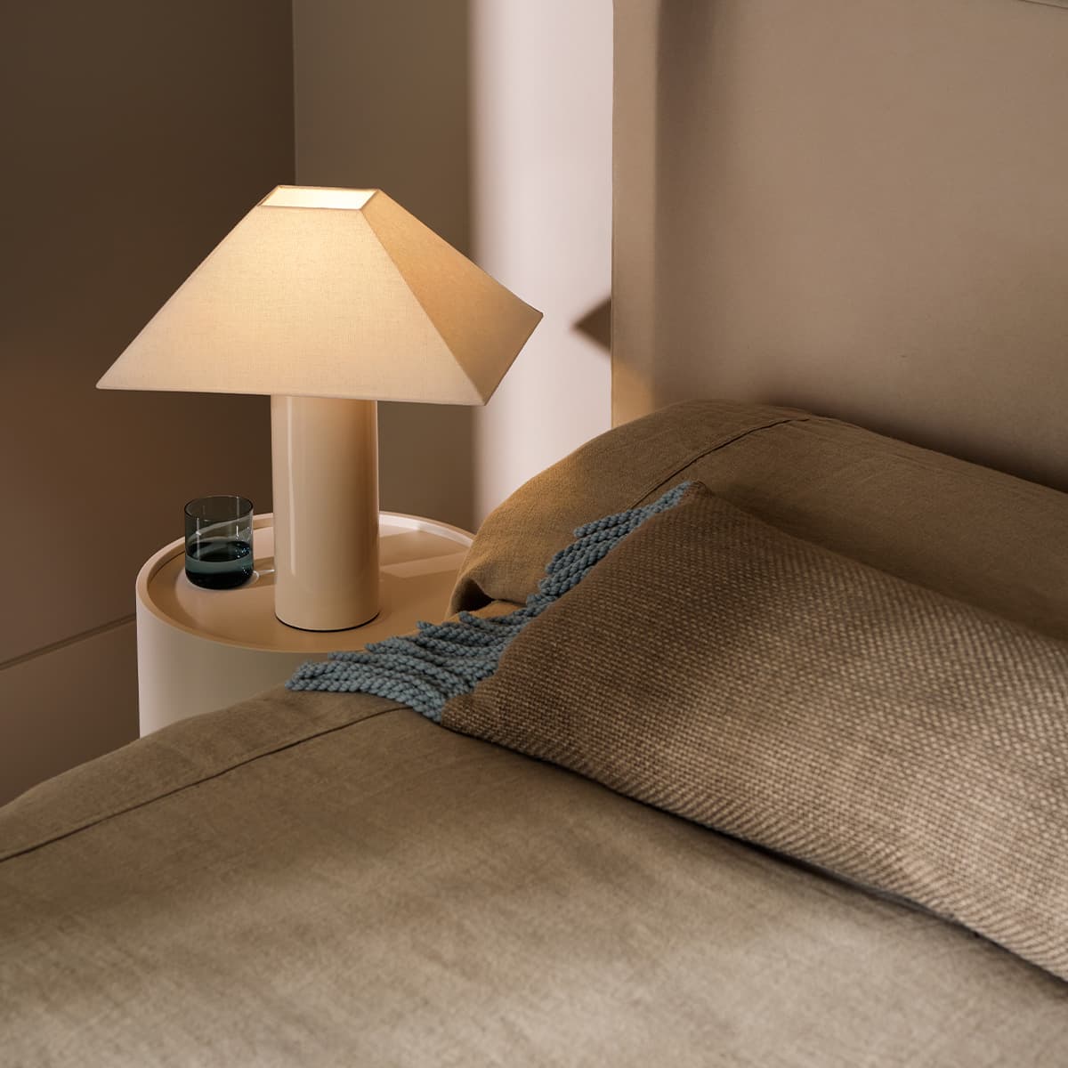 Misha Ceramic Table Lamp in White