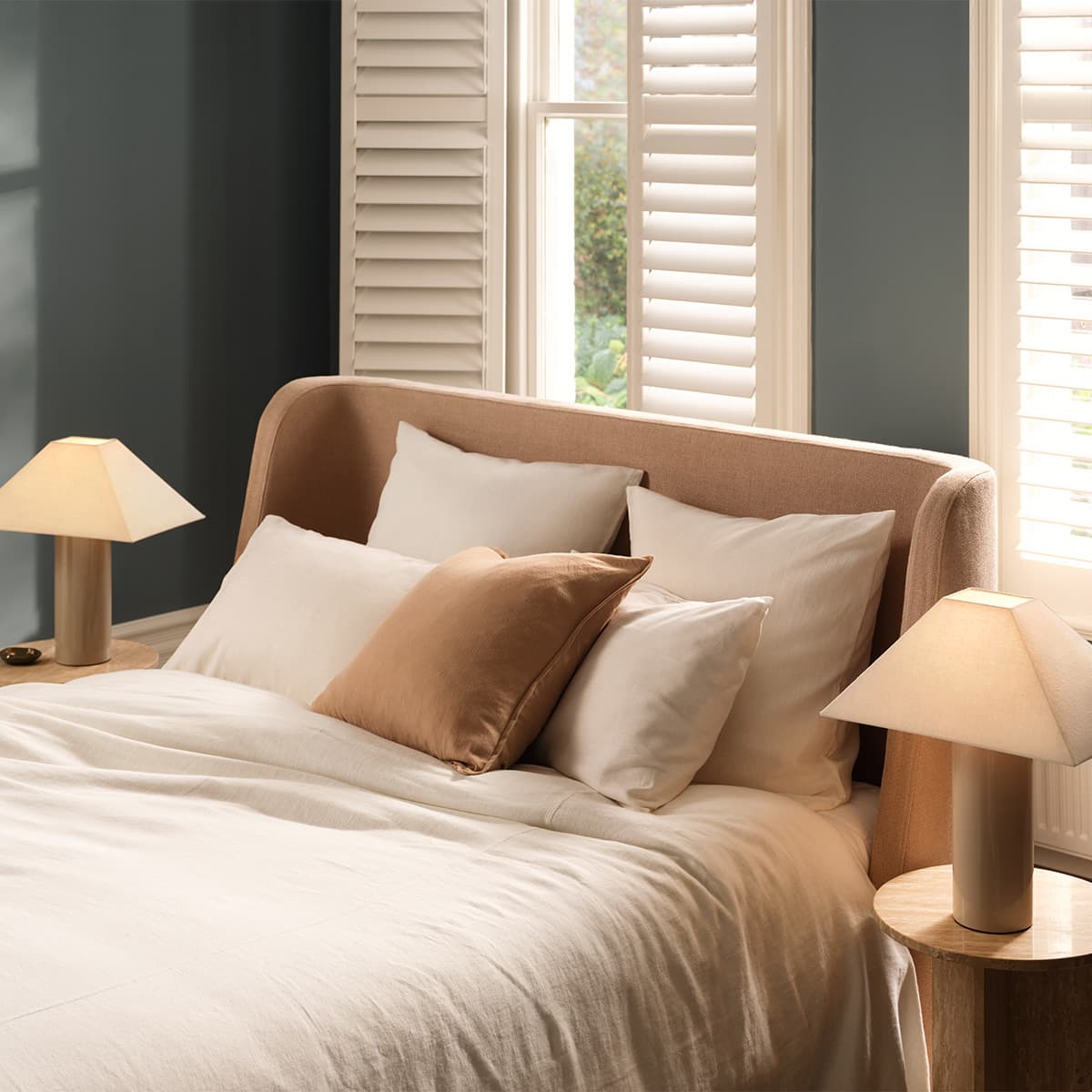 Misha Ceramic Table Lamp in Fawn