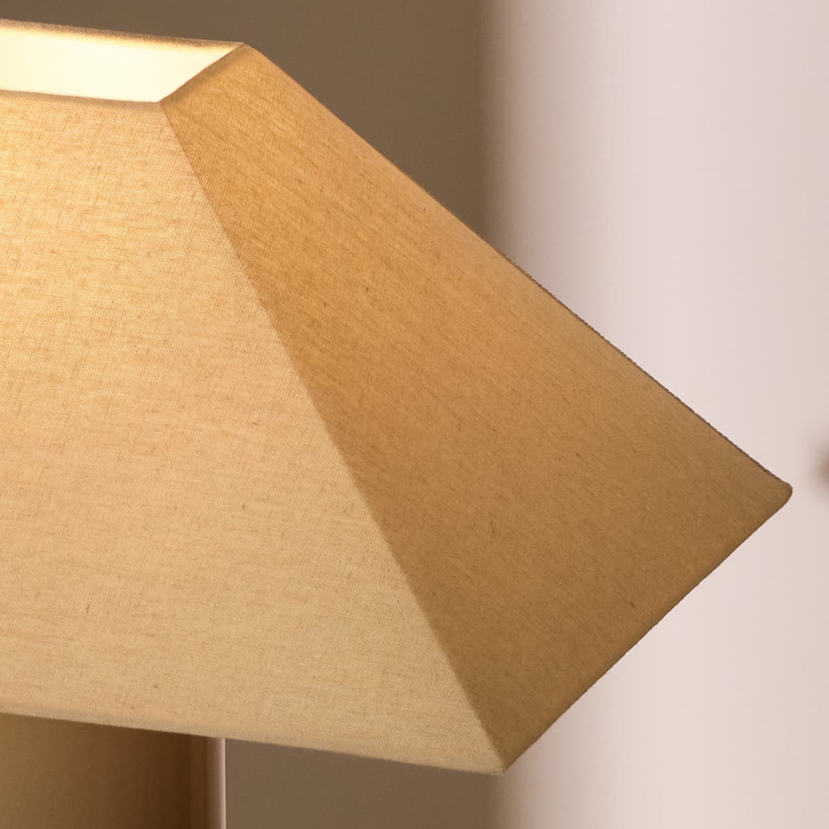 Misha Ceramic Table Lamp in Fawn