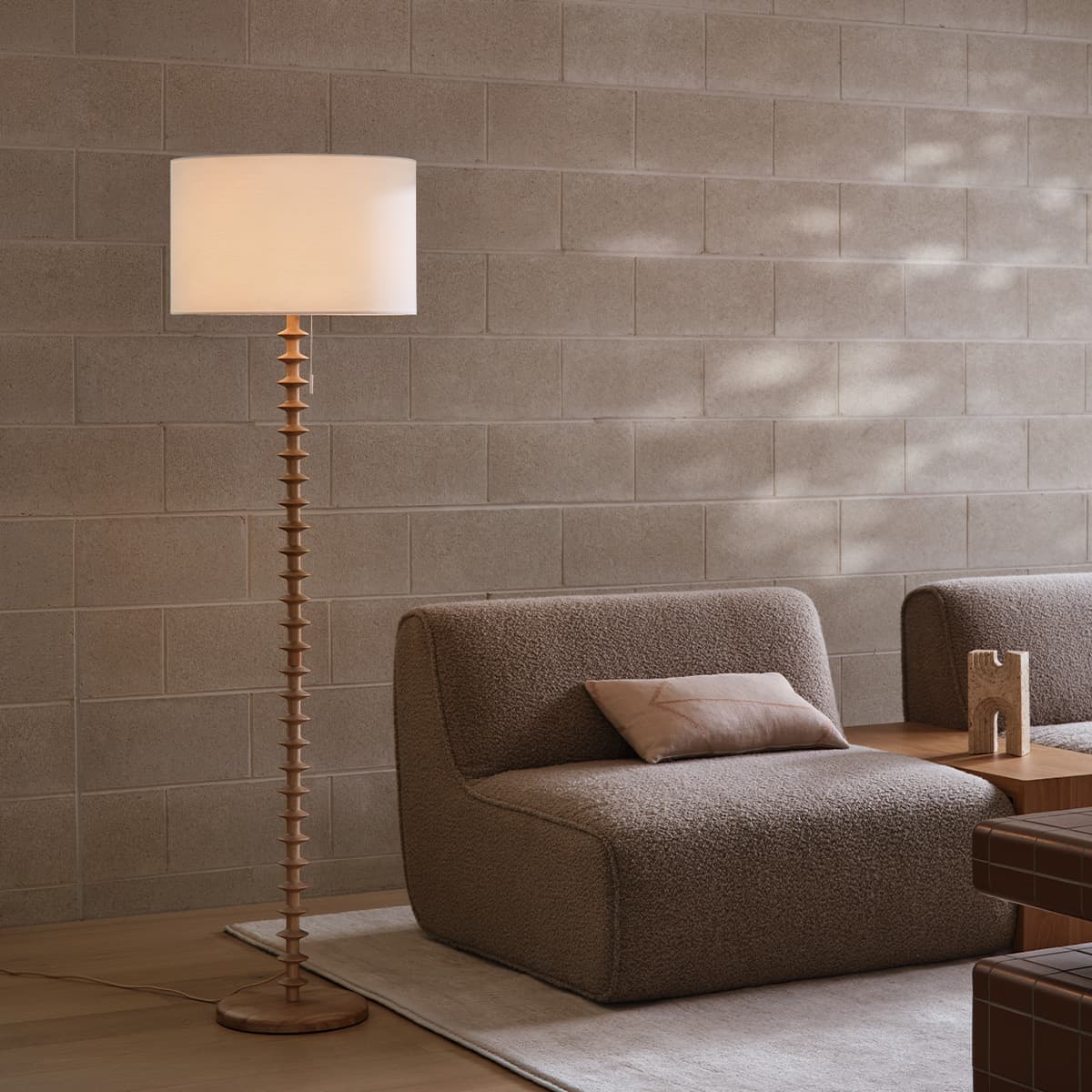 Garret Floor Lamp in Oak with White Linen Shade-img-2