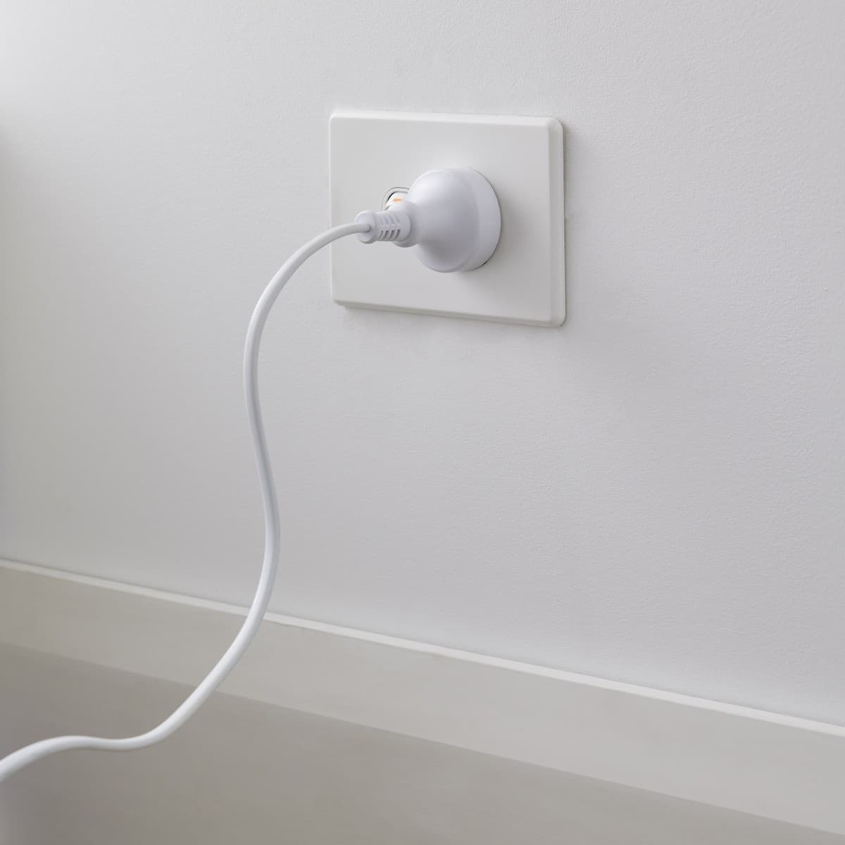 Lucci Power Quantum Single GPO Only in Matte White-img-3