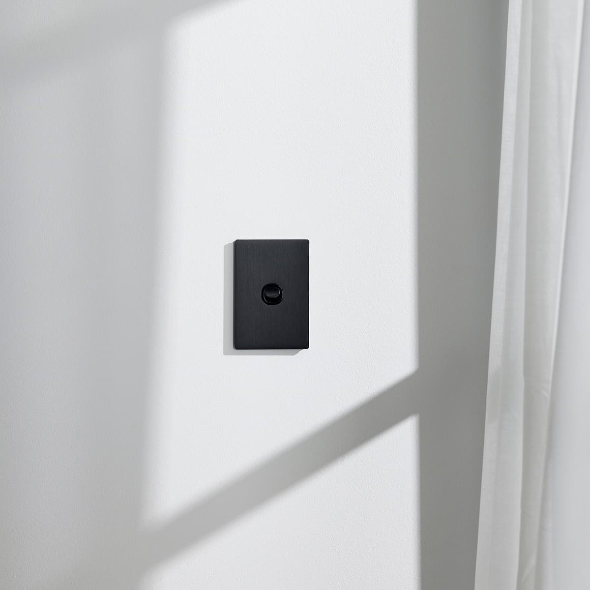 Vynco Urban 1 Gang Plate Fascia Only in Black Aluminium-img-5