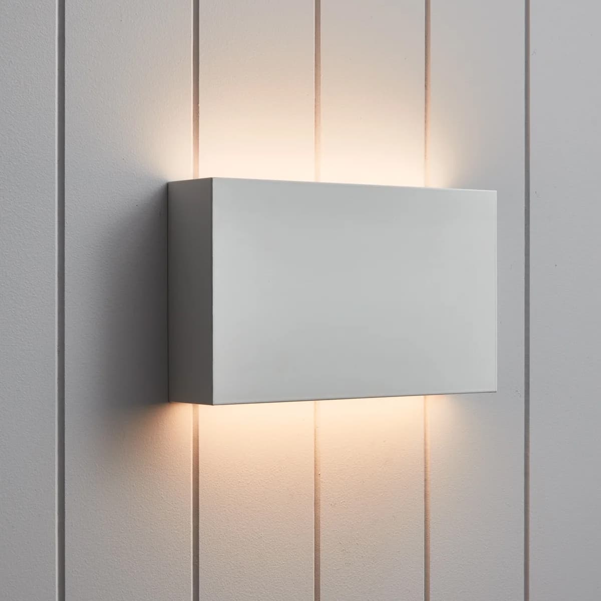 Radia 2 Light LED Colour-Shifting Up/Down Wall Bracket in White