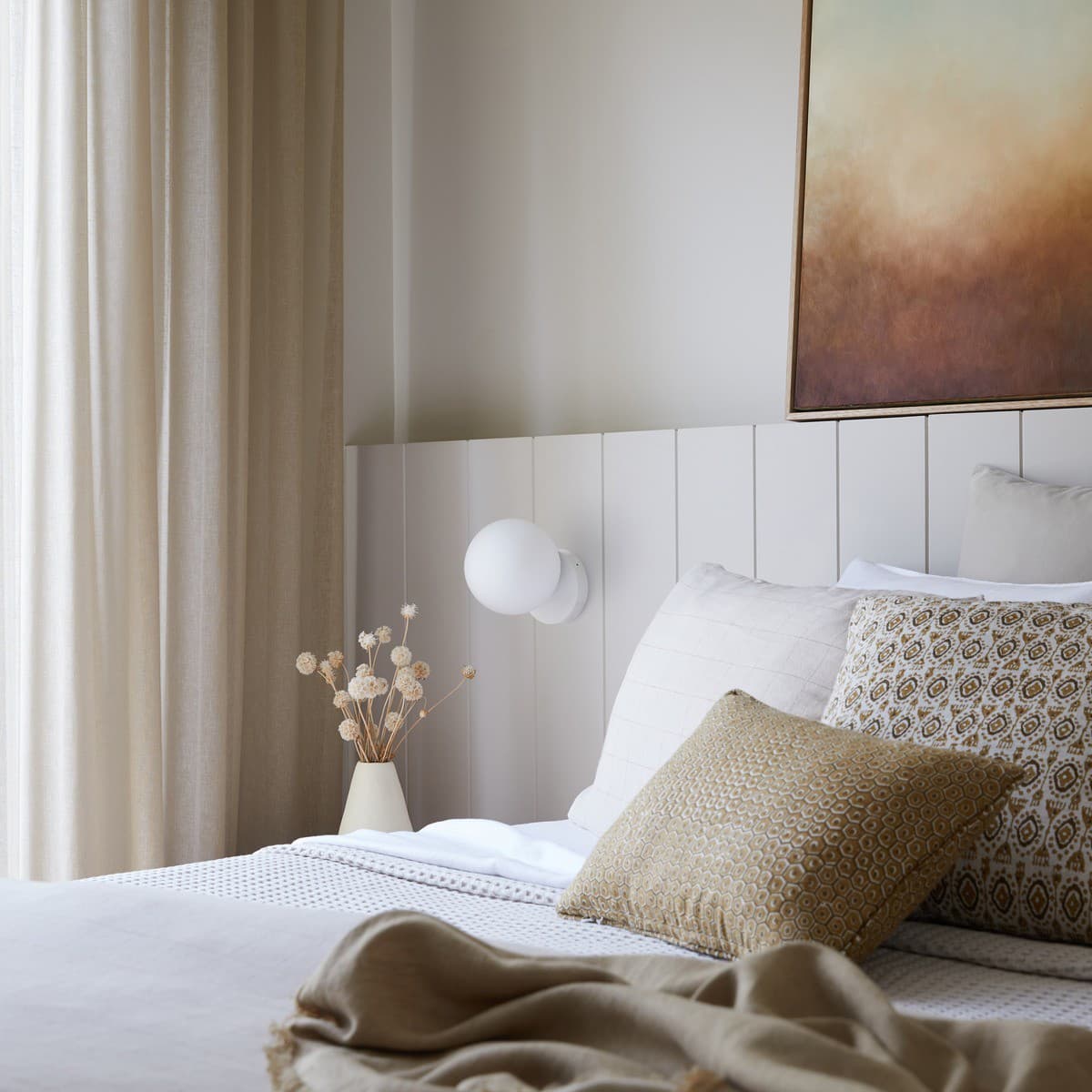 Mino 1 Light Wall Bracket in White with Frosted Opal Glass-img-3