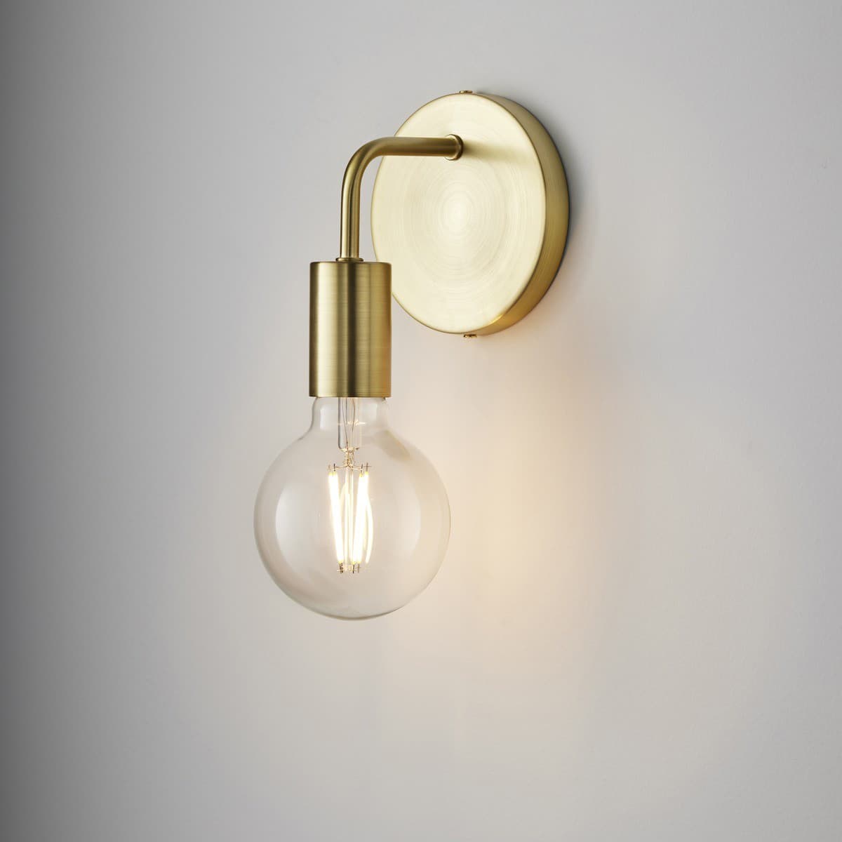 Lanie 1 Light Wall Bracket in Brass-img-3