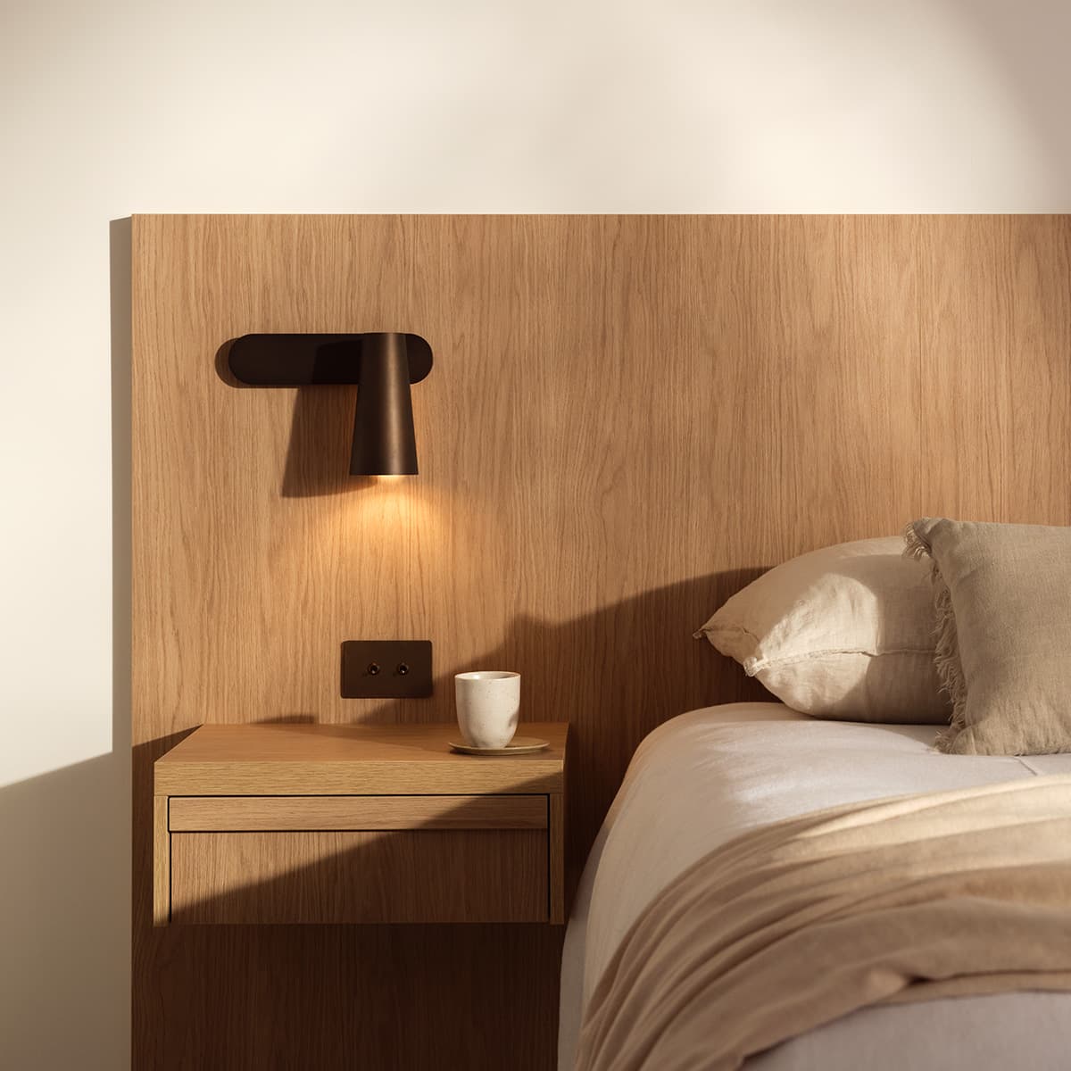 Atlas 1 Light Adjustable Wall Bracket in Bronze-img-2