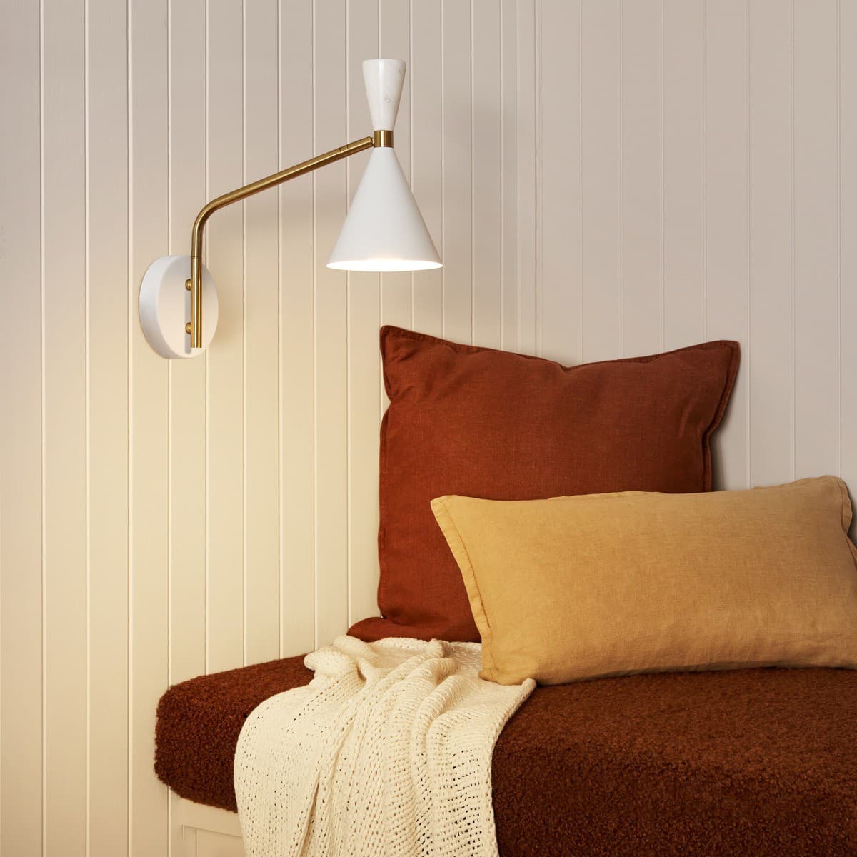 Campari 1 Light Wall Bracket in White with White Marble and Brass Details-img-2