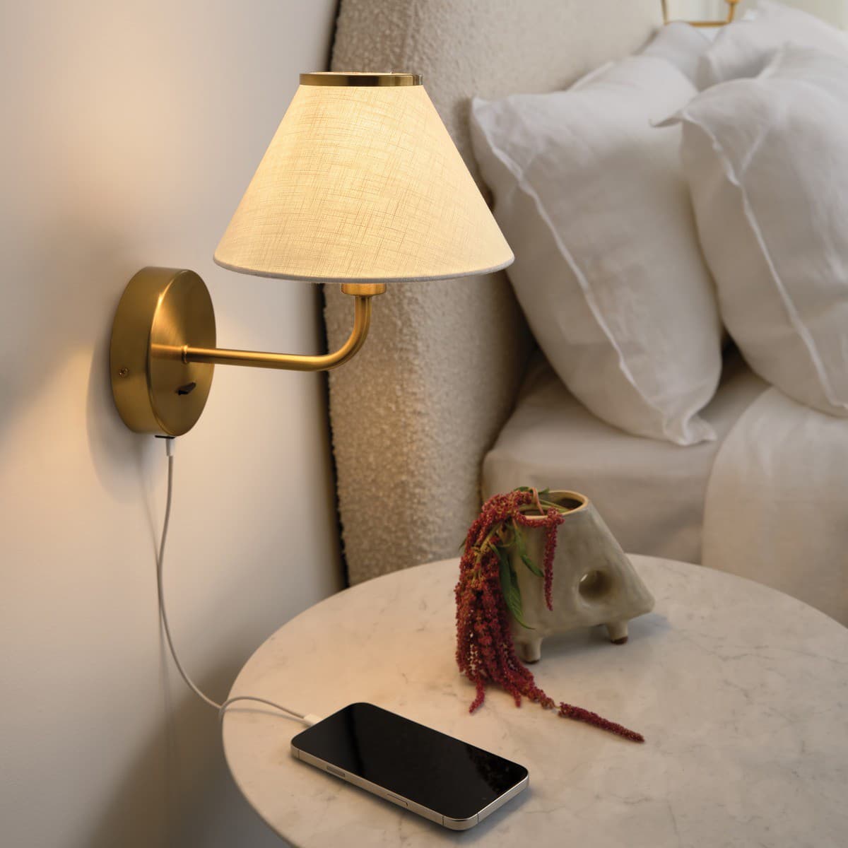 Alana 1 Light Wall Bracket in Aged Brass with White Linen Shade-img-5