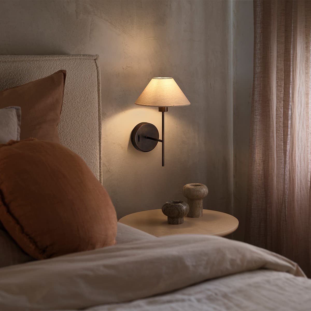 Daria 1 Light Wall Bracket in Bronze