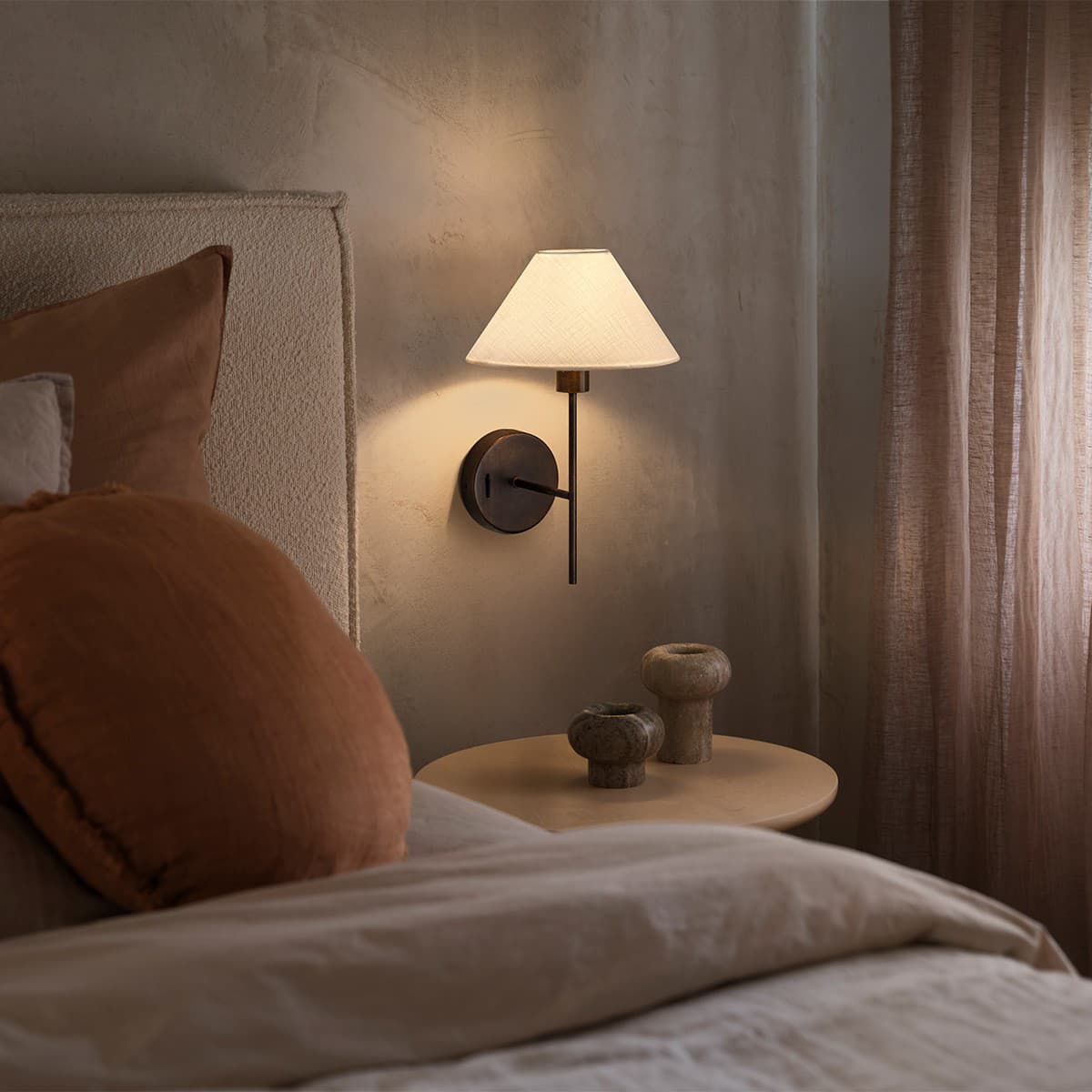 Daria 1 Light Wall Bracket in Bronze-img-3