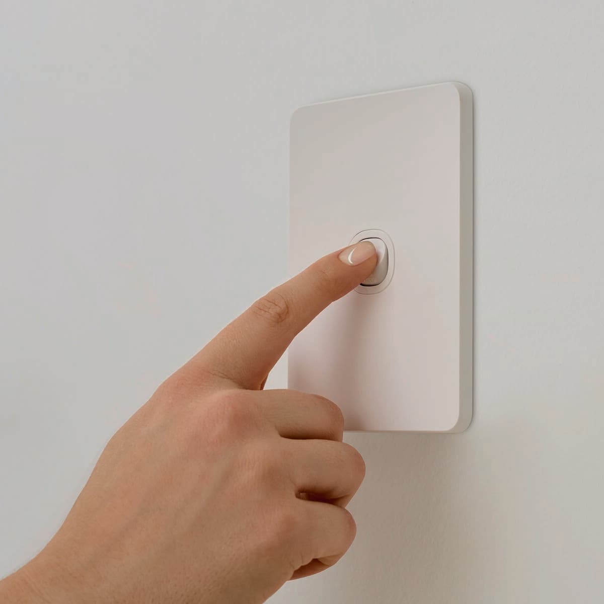 Vynco Metro 1 Gang Switch Only in Matte White | Beacon Lighting